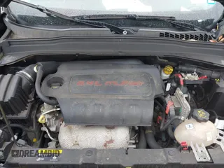 2017 Jeep Renegade Latitude z VIN ZACCJBBB8HPF51772, wystawiony jako IAAI lot #42181722 z przebiegiem 63 950 mil mil oraz . Historia ofert i sprzedaży dostępna na DreamBid. Obrazek 10.