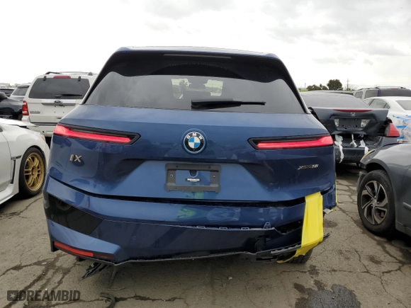2022 BMW iX xDrive50 with VIN WB523CF02NCK25417, listed as a Copart auction lot 43392374 with 17,904 mi miles. Bid and sale history available at carsss.com. Image 6.