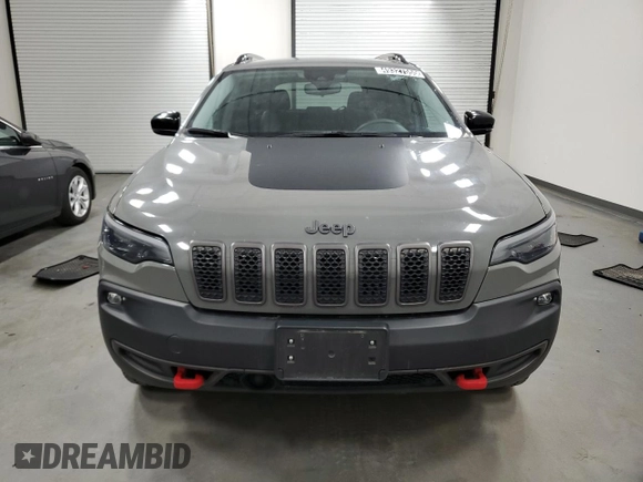 2022 Jeep Cherokee Trailhawk with VIN 1C4PJMBXXND556183, listed as a Copart auction lot 49327555 with 45,947 mi miles and Clean Title. Bid and sale history available at carsss.com. Image 5.