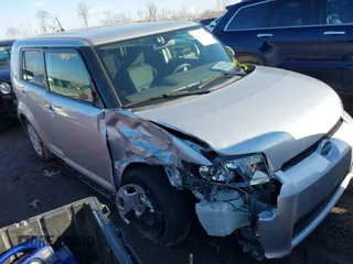 2011 Scion xB z VIN JTLZE4FEXB1126239, wystawiony jako IAAI lot #41663501 z przebiegiem 25 534 mil mil oraz . Historia ofert i sprzedaży dostępna na DreamBid. Obrazek 1.