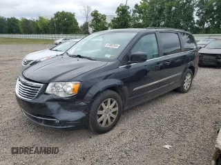 2015 Chrysler Town & Country Touring with VIN 2C4RC1BG7FR560689, listed as a Copart auction lot 61602544 with 117,441 mi miles and Salvage Title. Bid and sale history available at DreamBid. Image 1.