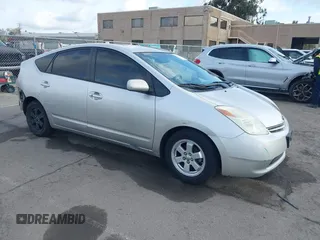 2005 Toyota Prius with VIN JTDKB20U257017611, listed as a IAAI auction lot 42087781 with 263,985 mi miles. Bid and sale history available at carsss.com. Image 1.