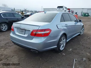 2013 Mercedes-Benz E-Class E 350 Luxury with VIN WDDHF8JB5DA678944, listed as a IAAI auction lot 41208242 with 101,834 mi miles. Bid and sale history available at carsss.com. Image 4.