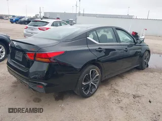 2024 Nissan Altima SR z VIN 1N4BL4CVXRN432003, wystawiony jako IAAI lot #41916171 z przebiegiem 14 729 mil mil oraz . Historia ofert i sprzedaży dostępna na DreamBid. Obrazek 4.