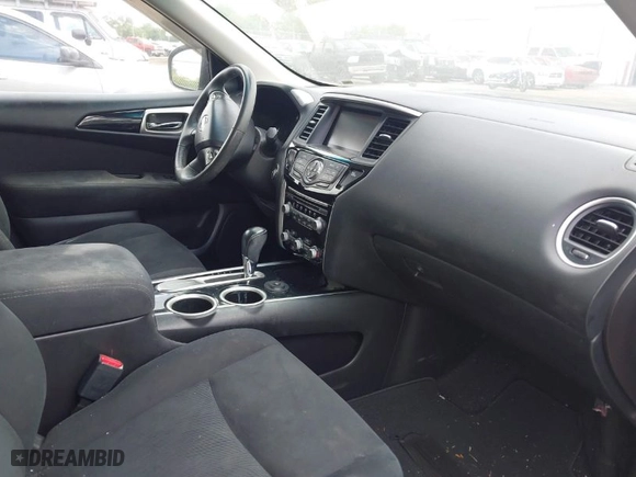 2014 Nissan Pathfinder SV with VIN 5N1AR2MN7EC735328, listed as a IAAI auction lot 42036102 with 173,774 mi miles. Bid and sale history available at carsss.com. Image 5.
