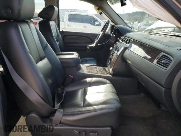 2007 GMC Sierra Denali z VIN 2GTEK638671727288, wystawiony jako Copart lot #88502795 z przebiegiem 170 723 mil mil oraz Szkody całkowita. Historia ofert i sprzedaży dostępna na DreamBid. Obrazek 5.