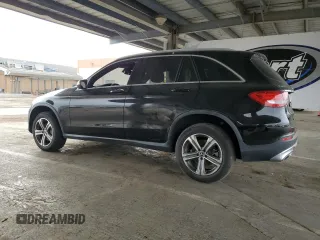 2018 Mercedes-Benz GLC 300 with VIN WDC0G4JB6JV101142, listed as a Copart auction lot 64794555 with 105,432 mi miles and Clean title. Bid and sale history available at DreamBid. Image 2.