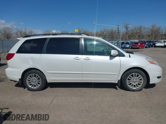 2008 Toyota Sienna XLE z VIN 5TDZK22C98S195819, wystawiony jako IAAI lot #42082880 z przebiegiem 174 319 mil mil oraz . Historia ofert i sprzedaży dostępna na DreamBid. Obrazek 13.