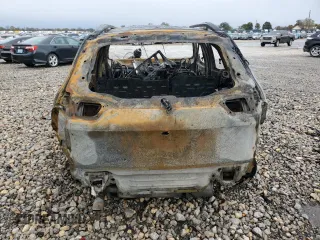2016 Jeep Cherokee Altitude with VIN 1C4PJLCB1GW165685, listed as a Copart auction lot 86119524 with 0 mi miles and Non Repairable. Bid and sale history available at carsss.com. Image 6.