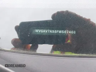 2015 Volkswagen Tiguan S z VIN WVGAV7AX6FW567468, wystawiony jako IAAI lot #42330317 z przebiegiem 143 984 mil mil oraz . Historia ofert i sprzedaży dostępna na DreamBid. Obrazek 17.