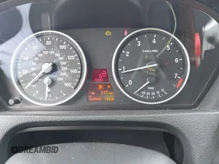 2011 BMW X5 35i z VIN 5UXZV4C57BL739907, wystawiony jako IAAI lot #42135572 z przebiegiem Nie podano mil oraz . Historia ofert i sprzedaży dostępna na DreamBid. Obrazek 7.