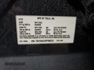 2023 Tesla Model Y Long Range z VIN 7SAYGAEE3PF968231, wystawiony jako Copart lot #45811385 z przebiegiem Nie podano mil oraz Szkoda całkowita • Salvage title. Historia ofert i sprzedaży dostępna na DreamBid. Obrazek 16.