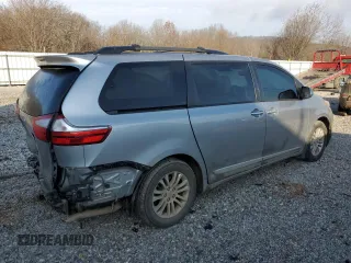 2017 Toyota Sienna XLE Auto Access Seat with VIN 5TDYZ3DC9HS820214, listed as a Copart auction lot 43328565 with 166,796 mi miles and Salvage title. Bid and sale history available at DreamBid. Image 3.