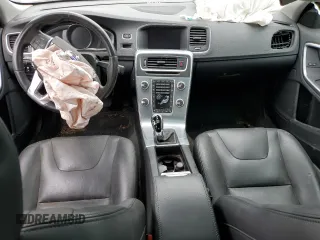 2017 Volvo S60 Inscription z VIN LYV402TK4HB127567, wystawiony jako Copart lot #66991914 z przebiegiem Nie podano mil oraz Szkoda całkowita • Salvage title. Historia ofert i sprzedaży dostępna na DreamBid. Obrazek 8.