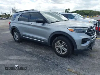 2020 Ford Explorer XLT z VIN 1FMSK7DH3LGA68098, wystawiony jako IAAI lot #41710249 z przebiegiem 78 924 mil mil oraz . Historia ofert i sprzedaży dostępna na DreamBid. Obrazek 1.