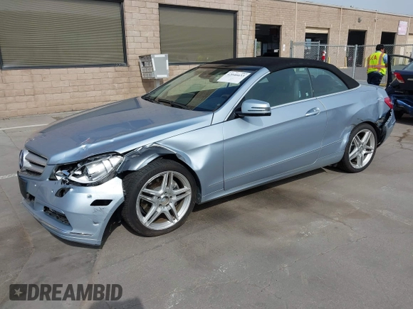 2013 Mercedes-Benz E 350 with VIN WDDKK5KF4DF200471, listed as a IAAI auction lot 42046633 with 76,116 mi miles and . Bid and sale history available at DreamBid. Image 2.