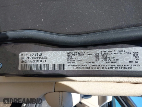 2023 Jeep Grand Cherokee Limited z VIN 1C4RJKBG5P8875998, wystawiony jako IAAI lot #41975707 z przebiegiem 12 532 mil mil oraz . Historia ofert i sprzedaży dostępna na DreamBid. Obrazek 9.