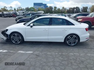 2019 Audi A3 Premium z VIN WAUAUGFF3KA100939, wystawiony jako IAAI lot #42256576 z przebiegiem 52 679 mil mil oraz . Historia ofert i sprzedaży dostępna na DreamBid. Obrazek 15.