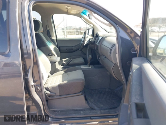2005 Nissan Xterra SE z VIN 5N1AN08U15C648770, wystawiony jako IAAI lot #42400931 z przebiegiem 224 904 mil mil oraz . Historia ofert i sprzedaży dostępna na DreamBid. Obrazek 5.