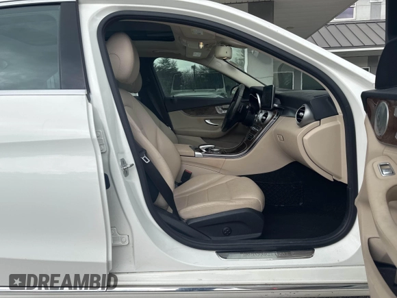 2015 Mercedes-Benz C 300 Luxury with VIN 55SWF4KB2FU033976, listed as a IAAI auction lot 42196263 with 125,755 mi miles and . Bid and sale history available at DreamBid. Image 5.