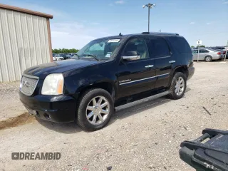 2008 GMC Yukon Denali z VIN 1GKFK63838J156956, wystawiony jako Copart lot #56411415 z przebiegiem 241 285 mil mil oraz Tytuł czysty. Historia ofert i sprzedaży dostępna na DreamBid. Obrazek 1.