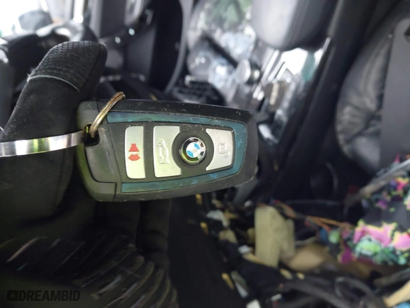2017 BMW X4 xDrive28i with VIN 5UXXW3C38H0T79070, listed as a IAAI auction lot 41570428 with 1 mi miles. Bid and sale history available at carsss.com. Image 11.