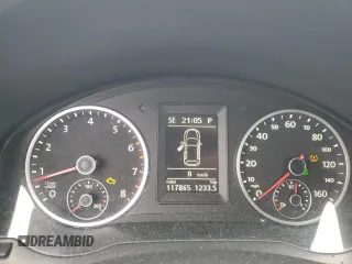 2010 Volkswagen Tiguan Wolfsburg Edition с VIN WVGAV7AX9AW520377, выставлен на аукционе Copart как лот 46697465 с пробегом 117 865 миль миль и Списание • Salvage title. История ставок и продаж доступна на DreamBid. Изображение 9.