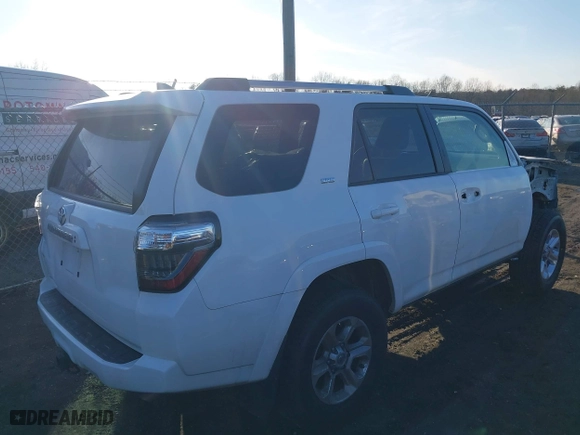 2022 Toyota 4Runner SR5 Premium with VIN JTENU5JR5N6075068, listed as a IAAI auction lot 41348606 with 54,315 mi miles. Bid and sale history available at carsss.com. Image 4.