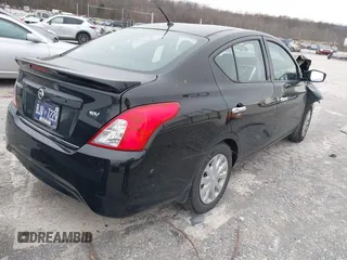 2019 Nissan Versa SV z VIN 3N1CN7APXKL817066, wystawiony jako IAAI lot #41387531 z przebiegiem 57 197 mil mil oraz . Historia ofert i sprzedaży dostępna na DreamBid. Obrazek 4.