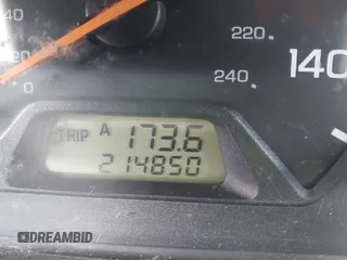 1999 Honda Accord LX z VIN 1HGCG5645XA023392, wystawiony jako IAAI lot #41525751 z przebiegiem 214 850 mil mil oraz . Historia ofert i sprzedaży dostępna na DreamBid. Obrazek 15.