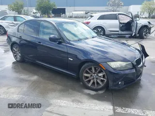 2009 BMW 3 Series 328i z VIN WBAPH73549A172401, wystawiony jako IAAI lot #41934309 z przebiegiem 120 094 mil mil oraz . Historia ofert i sprzedaży dostępna na DreamBid. Obrazek 1.
