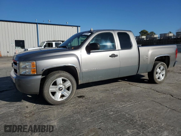 2007 Chevrolet Silverado 1500 LT w/1LT with VIN 2GCEC19J271614884, listed as a Copart auction lot 84551504 with 147,445 mi miles and Salvage Title. Bid and sale history available at carsss.com. Image 1.