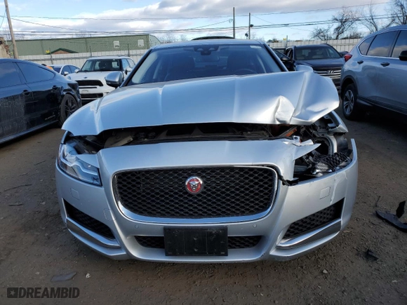 2016 Jaguar XF 35t Prestige with VIN SAJBK4BV7GCY16202, listed as a Copart auction lot 87995655 with 47,283 mi miles and Salvage Title. Bid and sale history available at carsss.com. Image 5.