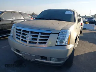 2008 Cadillac Escalade with VIN 1GYEC63848R186256, listed as a IAAI auction lot 41421198 with 1 mi miles. Bid and sale history available at carsss.com. Image 16.