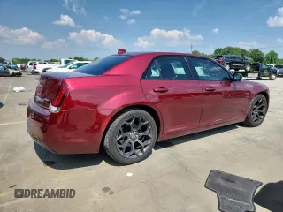 2019 Chrysler 300 Touring with VIN 2C3CCAAG1KH613575, listed as a Copart auction lot 59564495 with 85,680 mi miles and Salvage title. Bid and sale history available at DreamBid. Image 3.