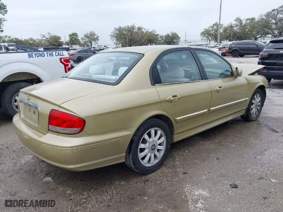2004 Hyundai Sonata GLS with VIN KMHWF35H84A996121, listed as a IAAI auction lot 41731899 with 49,250 mi miles. Bid and sale history available at carsss.com. Image 4.