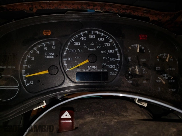 2000 Chevrolet Suburban with VIN 1GNFK16T9YJ169393, listed as a Copart auction lot 84970004 with 304,002 mi miles and Salvage Title. Bid and sale history available at carsss.com. Image 9.