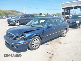 2004 Hyundai Sonata GLS with VIN KMHWF35H94A996905, listed as a IAAI auction lot 42070412 with 180,884 mi miles. Bid and sale history available at carsss.com. Image 2.
