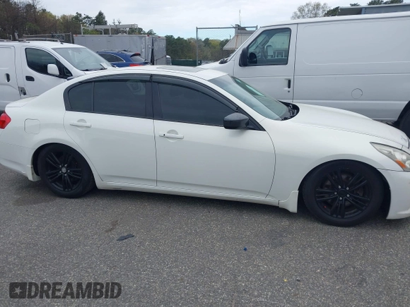 2013 Infiniti G37 x with VIN JN1CV6AR4DM759007, listed as a IAAI auction lot 42165518 with 193,489 mi miles and . Bid and sale history available at carsss.com. Image 13.