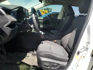 2019 Toyota RAV4 XLE with VIN JTMP1RFVXKD021338, listed as a Copart auction lot 52578515 with 41,327 mi miles and Salvage Title. Bid and sale history available at DreamBid. Image 7.