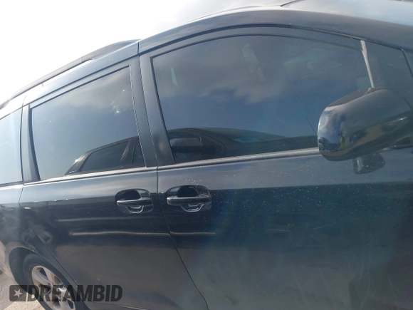 2017 Toyota Sienna LE Auto Access Seat with VIN 5TDKZ3DC7HS827068, listed as a IAAI auction lot 42088371 with 114,630 mi miles. Bid and sale history available at carsss.com. Image 13.