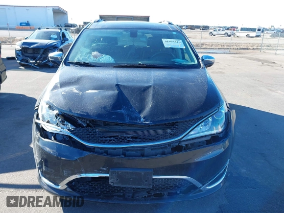 2020 Chrysler Pacifica Limited z VIN 2C4RC1GG6LR114215, wystawiony jako IAAI lot #41694316 z przebiegiem 107 166 mil mil oraz . Historia ofert i sprzedaży dostępna na DreamBid. Obrazek 12.
