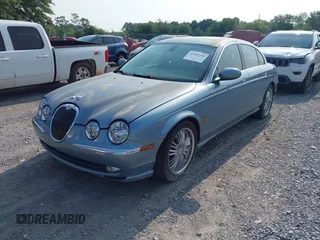 2004 Jaguar S-Type z VIN SAJEA01T64FN07825, wystawiony jako IAAI lot #42403796 z przebiegiem 133 011 mil mil oraz . Historia ofert i sprzedaży dostępna na DreamBid. Obrazek 2.