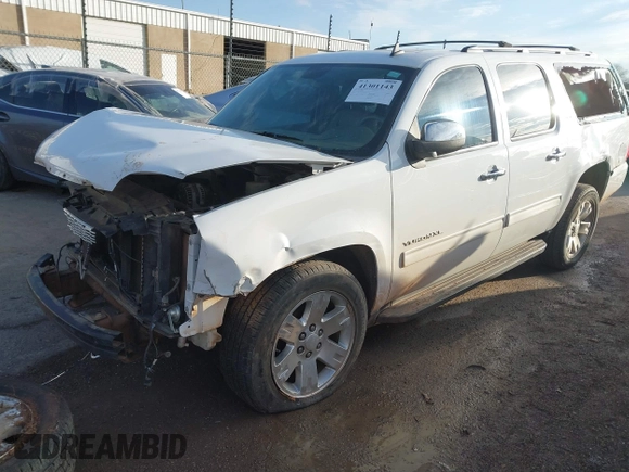 2009 GMC Yukon XL SLT w/4SB with VIN 1GKFC36J89R300675, listed as a IAAI auction lot 41301143 with 241,306 mi miles. Bid and sale history available at carsss.com. Image 18.