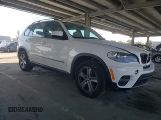 2013 BMW X5 xDrive35i with VIN 5UXZV4C55D0G50490, listed as a Copart auction lot 49876325 with 108,815 mi miles and Salvage Title. Bid and sale history available at carsss.com. Image 4.