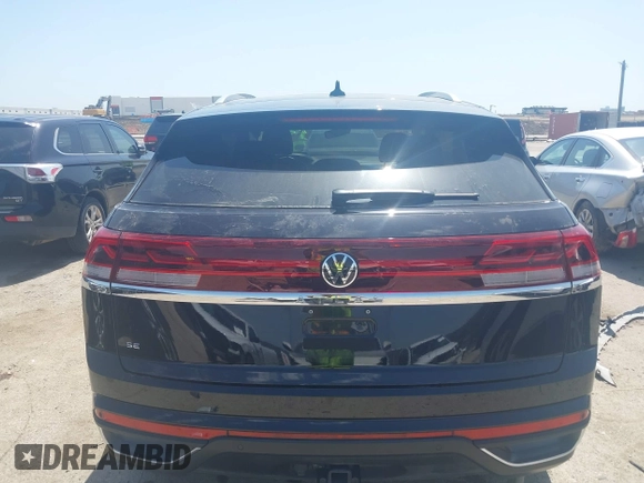 2024 Volkswagen Atlas SE z VIN 1V2JE2CA8RC217294, wystawiony jako IAAI lot #41962704 z przebiegiem 14 733 mil mil oraz . Historia ofert i sprzedaży dostępna na DreamBid. Obrazek 17.