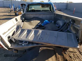 2000 GMC Sierra 1500 with VIN 1GTGC24R5YR198477, listed as a Copart auction lot 76717374 with 109,201 mi miles and Salvage Title. Bid and sale history available at DreamBid. Image 10.