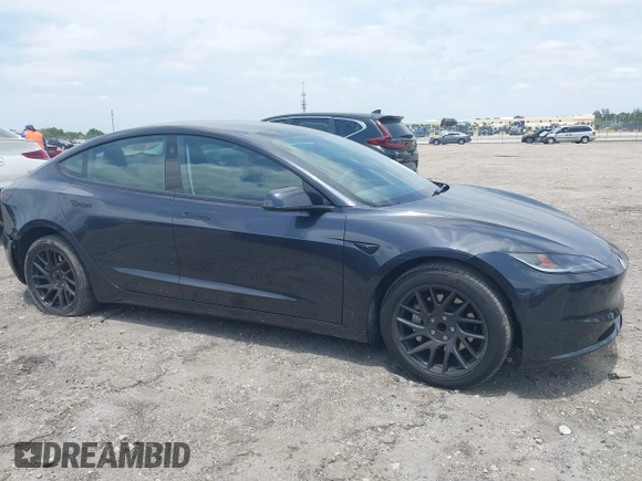 2024 Tesla Model 3 z VIN 5YJ3E1EAXRF754866, wystawiony jako IAAI lot #42082242 z przebiegiem 7 754 mil mil oraz . Historia ofert i sprzedaży dostępna na DreamBid. Obrazek 14.