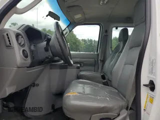 2013 Ford Econoline Passenger XL z VIN 1FBSS3BL4DDB08412, wystawiony jako Copart lot #63999845 z przebiegiem Nie podano mil oraz Czysty tytuł • Clean title. Historia ofert i sprzedaży dostępna na DreamBid. Obrazek 7.