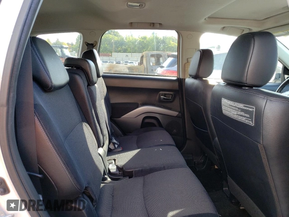 2009 Mitsubishi Outlander SE z VIN JA4MT31W69Z001475, wystawiony jako Copart lot #74098814 z przebiegiem 142 351 mil mil oraz Szkoda całkowita • Salvage title. Historia ofert i sprzedaży dostępna na DreamBid. Obrazek 11.